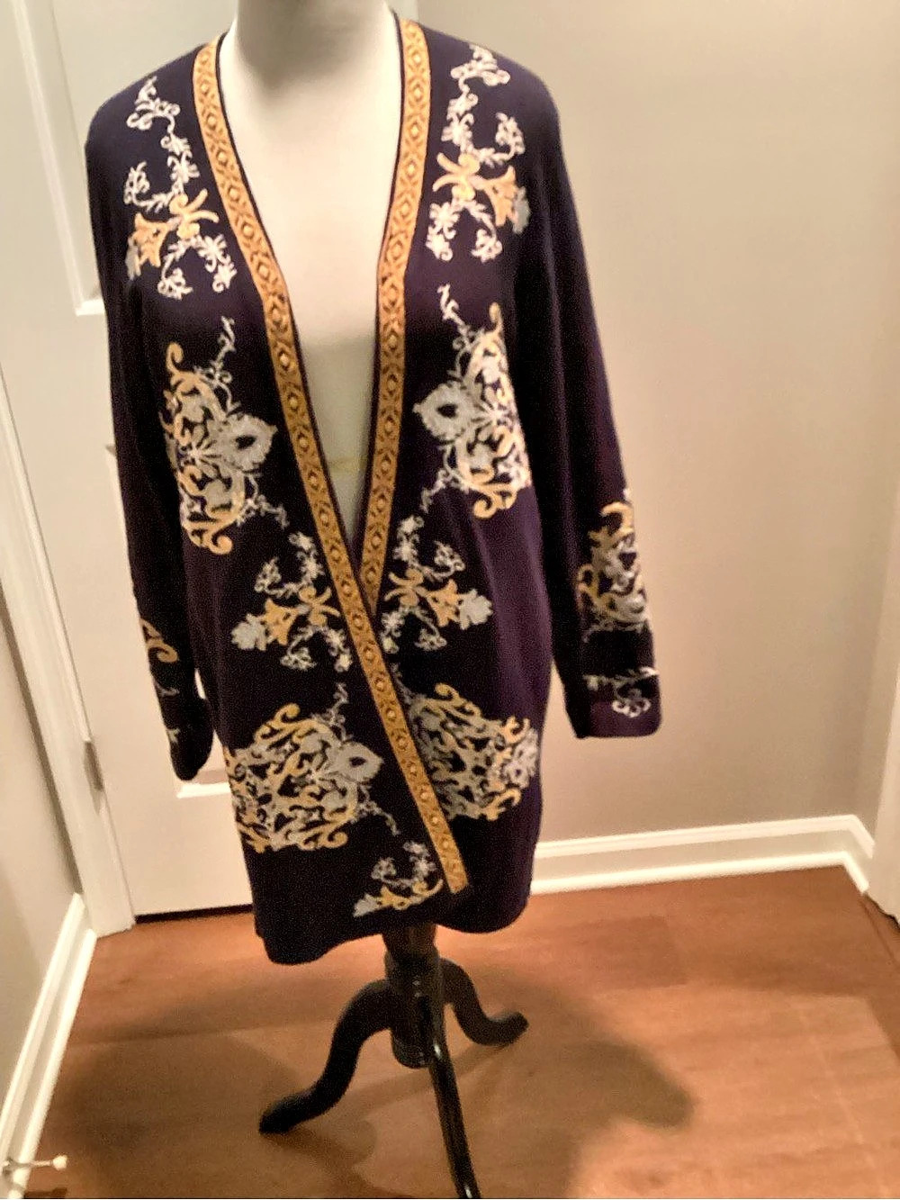 Chico's Embroidered Cardigan in Navy & Gold Size 3/xl